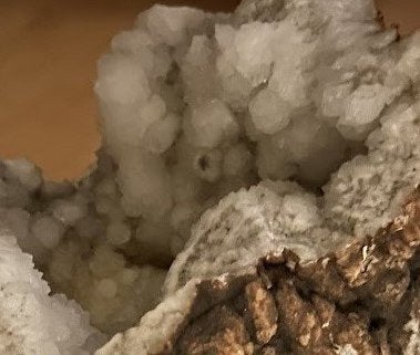 Prachtige Grote Bergkristal Geode uit Marokko  ( 10,1 kg), Ophalen, Mineraal