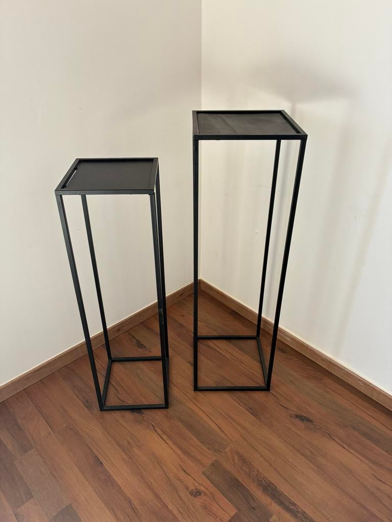 Set van 2 metalen plantenstandaards / bijzettafels, Huis en Inrichting, Woonaccessoires | Zuilen en Pilaren, Ophalen, Zo goed als nieuw
