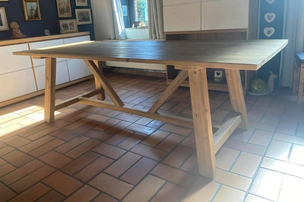 Table maison du monde, Enlèvement