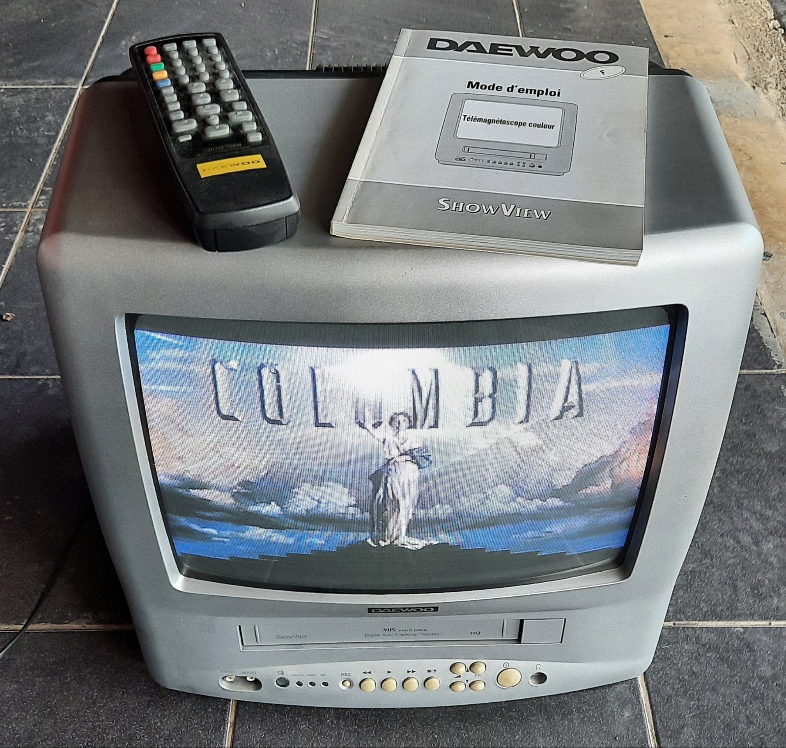 Télé magnétoscope VHS CRT 14" Daewoo, TV, Hi-fi & Vidéo, Télévisions vintages, Daewoo, Enlèvement ou Envoi