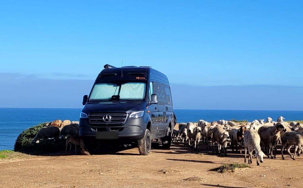 Mercedes Sprinter 4X4 - Camper van YUCON KPeak -  rijb B, Chemisch toilet, Buscamper of Camperbus, Luifel, Tot en met 2