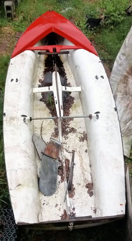 A DONNER: COQUE DERIVEUR 420 Lanavere bon etat, Sports nautiques & Bateaux, Voiliers ouverts, Enlèvement, Utilisé