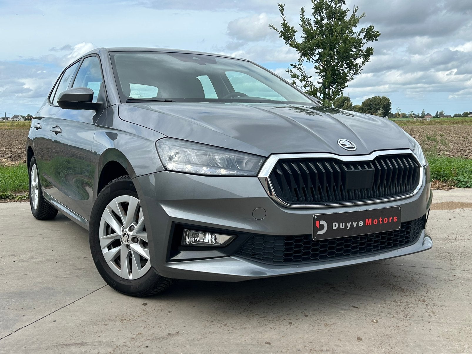 Skoda Fabia 2024 benzine - virtueel dashboard - carplay, Auto's, Voorwielaandrijving, Stof, Bedrijf, 5 deurs