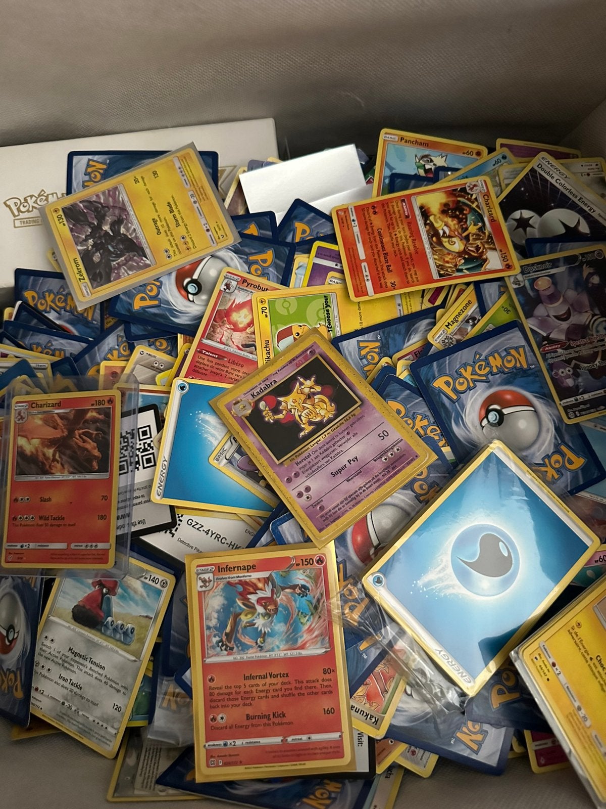 Pokemon kaarten, Hobby en Vrije tijd, Ophalen, Zo goed als nieuw