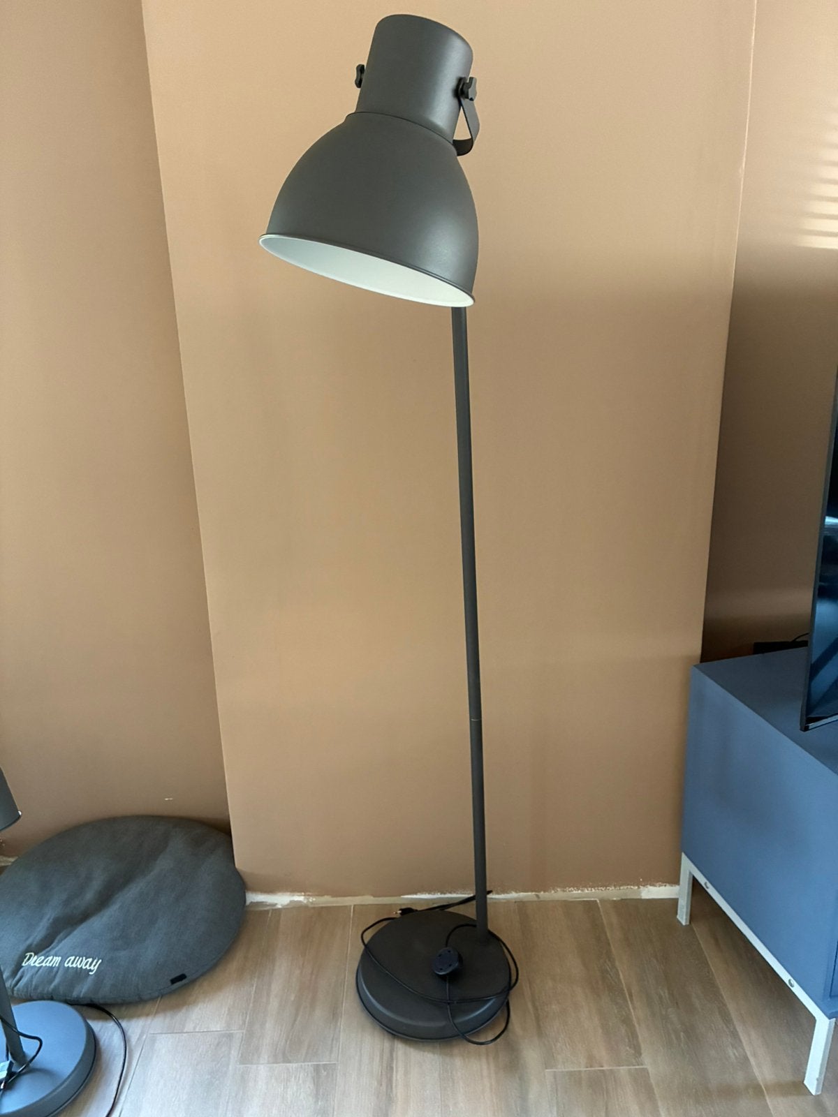 Staande lamp met voetbediening, Comme neuf, E27 (grand), Métal, Industrieel