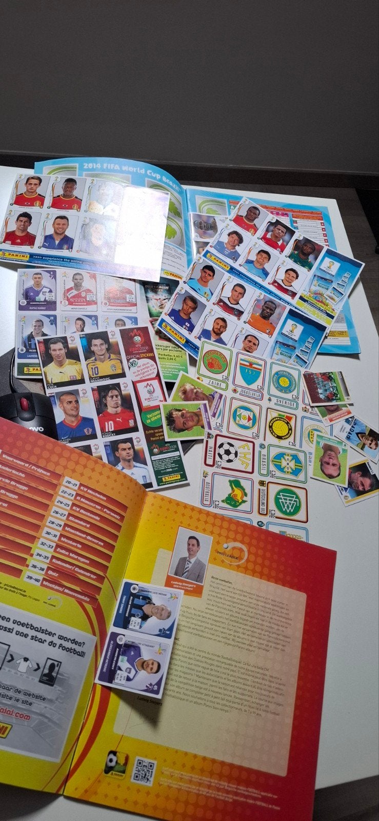 Magazine et poster de football panini stickers, Livres, Enlèvement ou Envoi, Utilisé, Sports et Loisirs