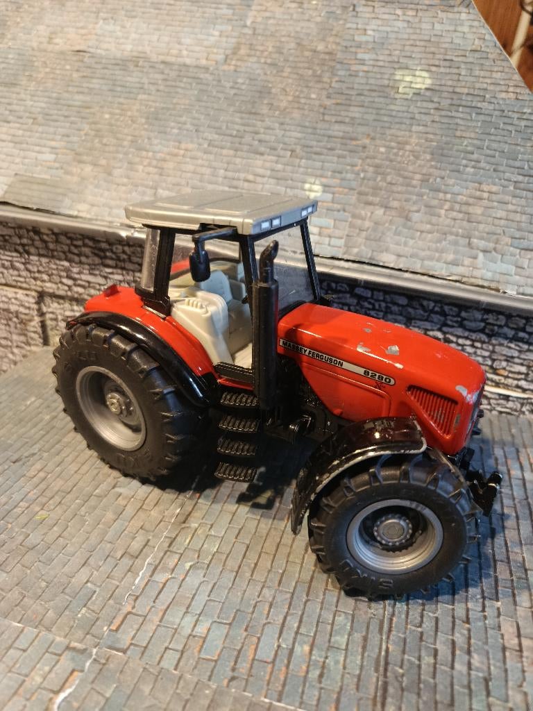 Massey-Ferguson 8280 Siku tractor, Ophalen of Verzenden, Gebruikt, Tractor of Landbouw, SIKU