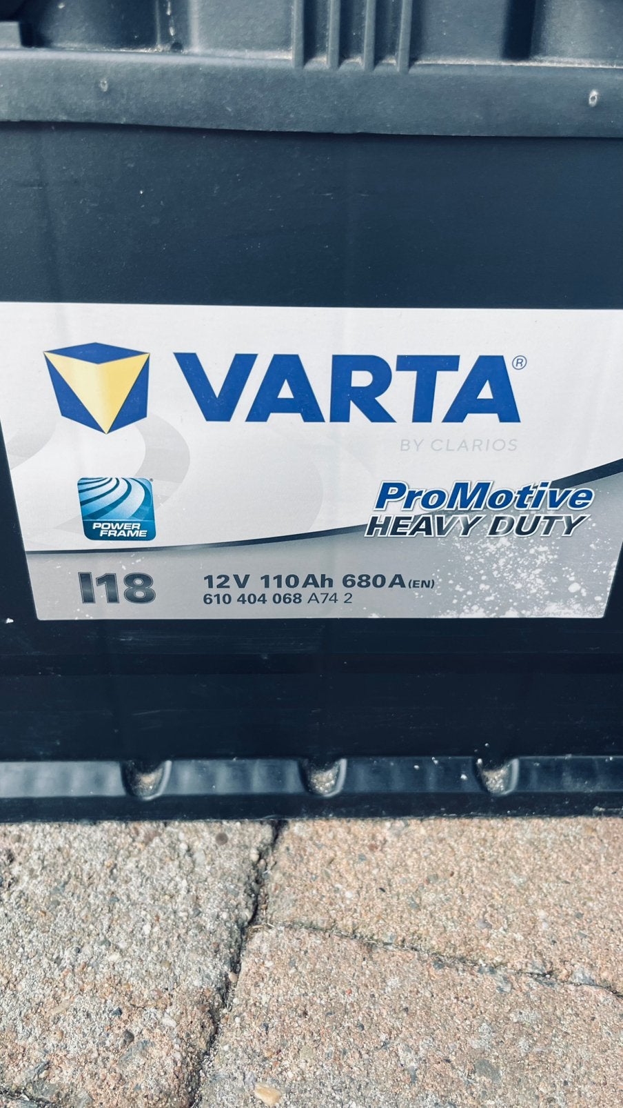 Nieuwe Varta ProMotiveHeavy Duty I18 Batterij 12V 110Ah 680A, Auto-onderdelen, Ophalen, Nieuw