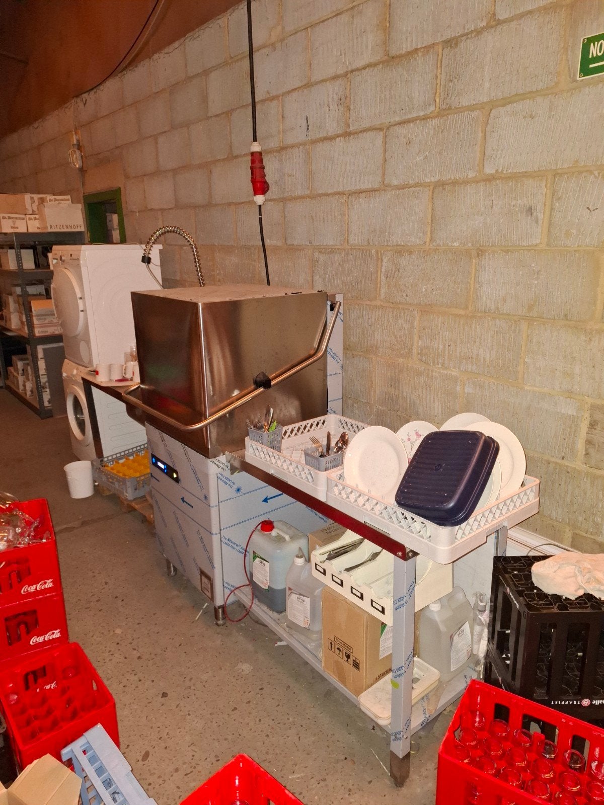 Industriele vaatwasmachine incl. osmose en werkblad, Ophalen, Zo goed als nieuw, Vrijstaand