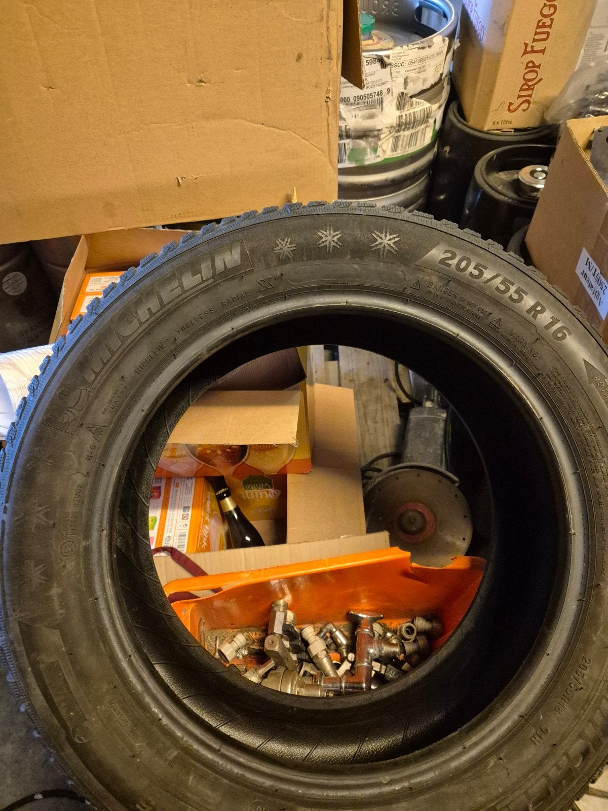 Pneus Michelin alpin 205 55 16 en très bon état, Enlèvement