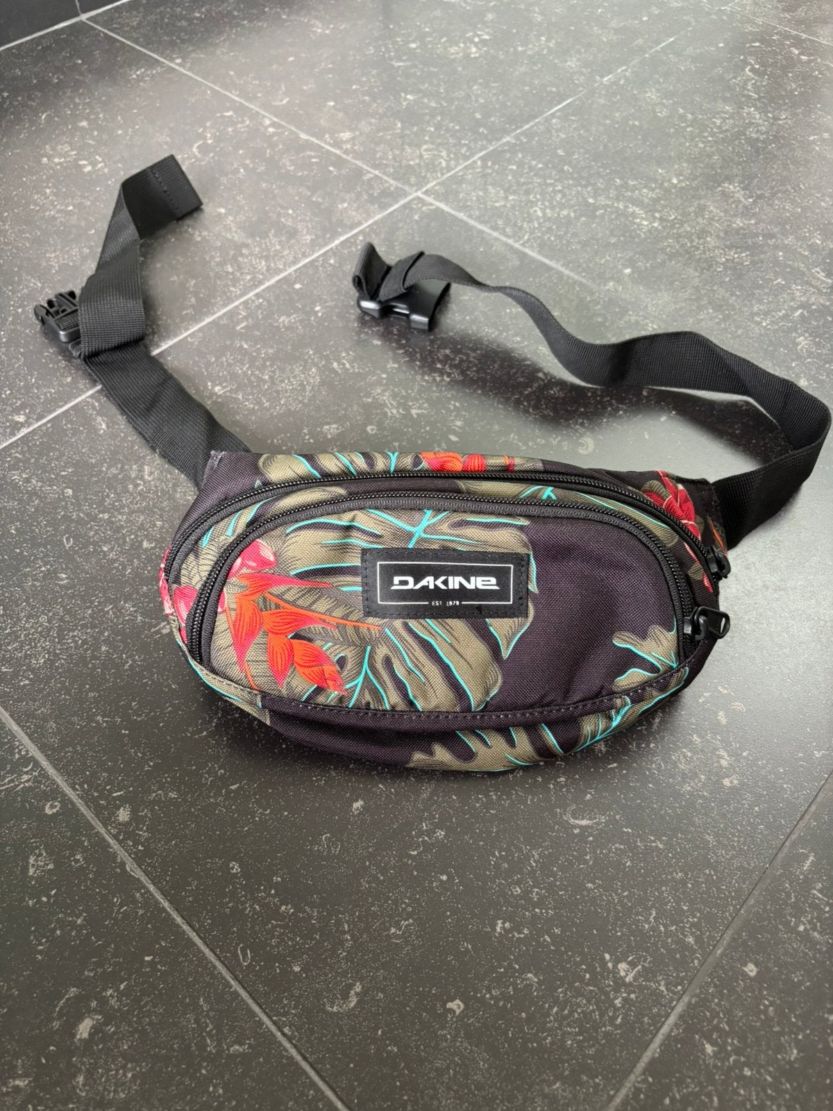 Sac de taille Dakine, Enlèvement ou Envoi, Comme neuf