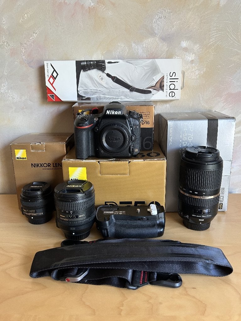 Appareil Photo Nikon D750 + Grip + 3 objectifs + Sangle, Audio, Tv en Foto, Ophalen, Spiegelreflex, 24 megapixels, Nikon