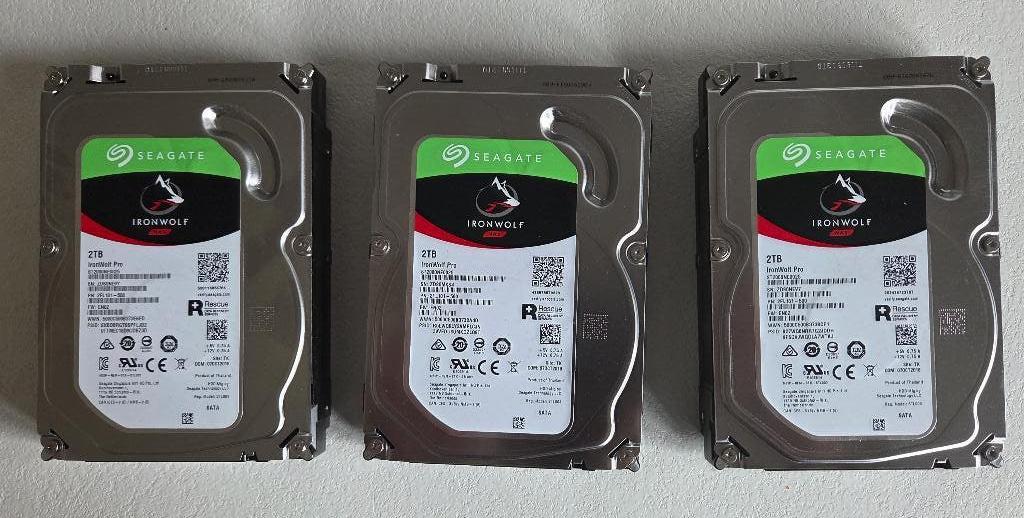 3x Seagate Ironwolf 2TB HD SATA, Computers en Software, Ophalen of Verzenden, Gebruikt, SATA, HDD