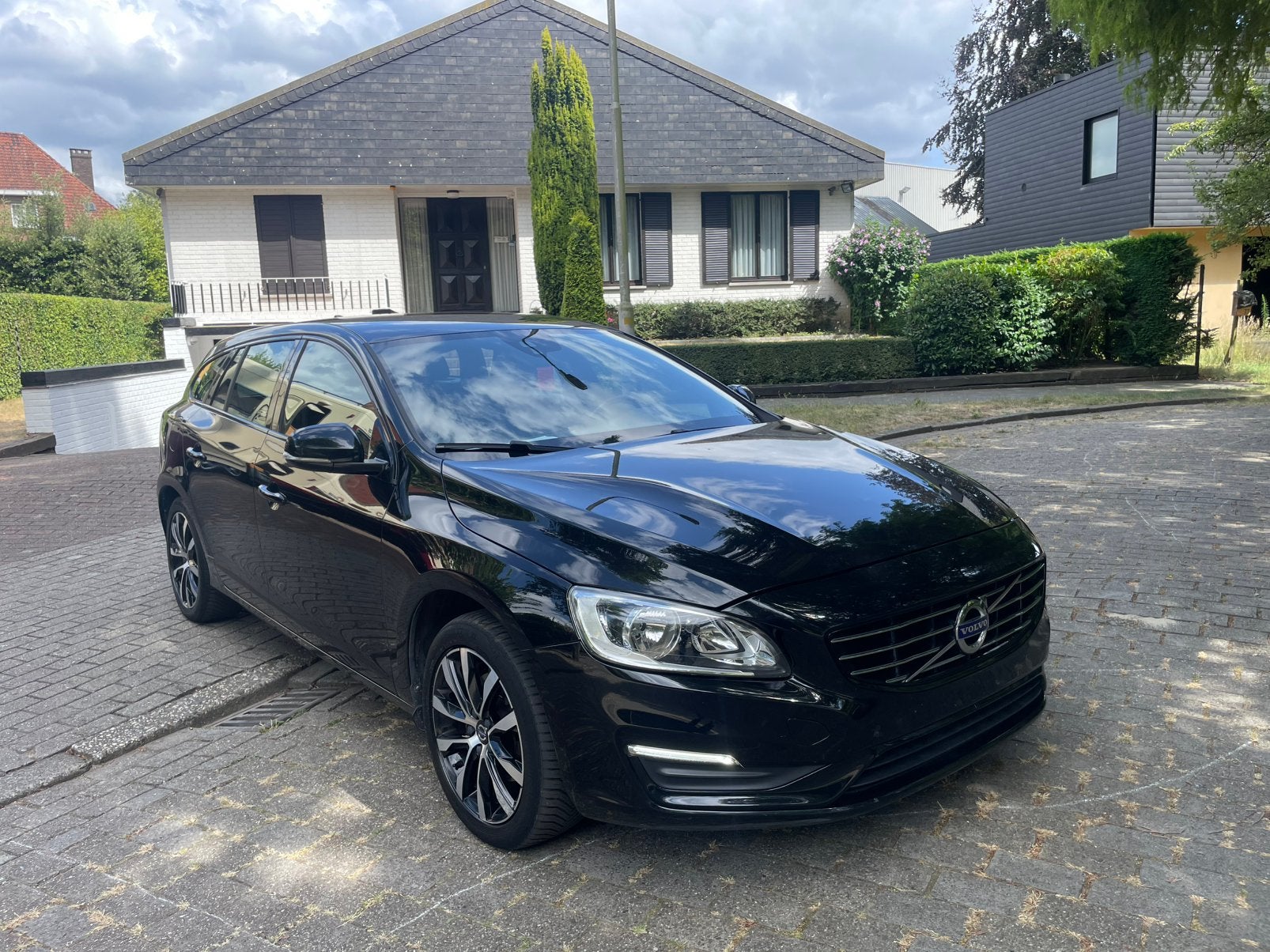Volvo V60 1.5i 2018 Automaat 92.000km First Hand, Auto's, 4 cilinders, https://public.car-pass.be/vhr/25d8ce4c-69b5-4de7-804c-39b0d1344a12