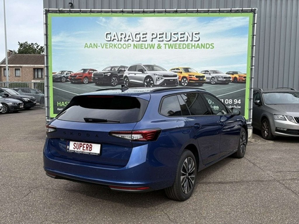 Skoda Superb 1.5 TSI iV DSG Selection (bj 2025, automaat), Auto's, Automaat, 1498 cc, Overige kleuren, Bedrijf
