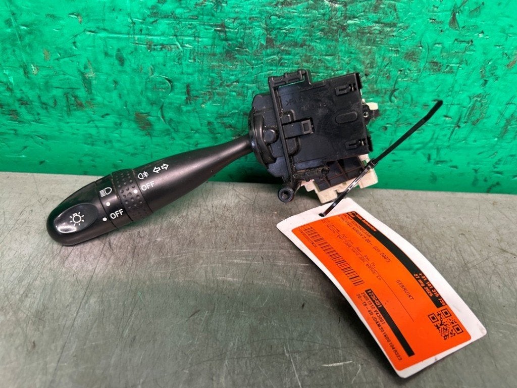 INTERRUPTEUR D'ECLAIRAGE Daihatsu Sirion 2 (M3) (|1736481|), Daihatsu, Info@daihatsu.de, Ef D Teile Und Service GmbH, Cannstatter Straße 46
70190  Stuttgart, DE
