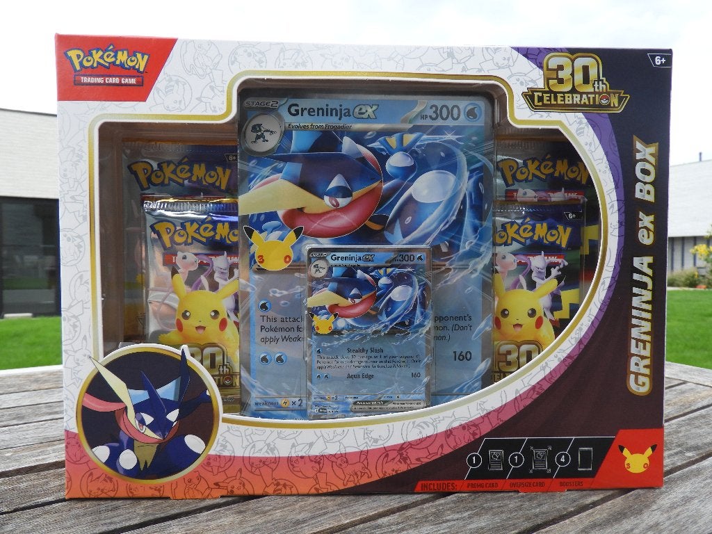 Pokemon 30th Cellebration Greninja EX box (SEALED), Hobby en Vrije tijd, Ophalen of Verzenden, Nieuw, Boosterbox, Foil