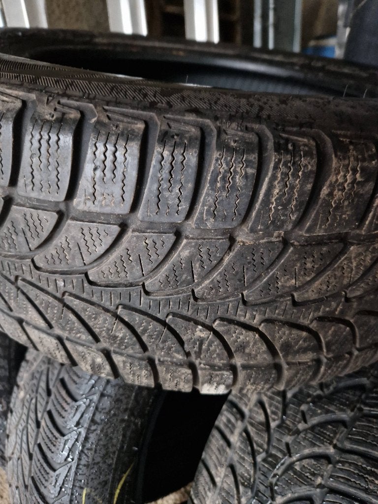 Pneus hivers, Autos : Pièces & Accessoires, Pneus hiver, 16 pouces, Véhicule de tourisme, 205 mm