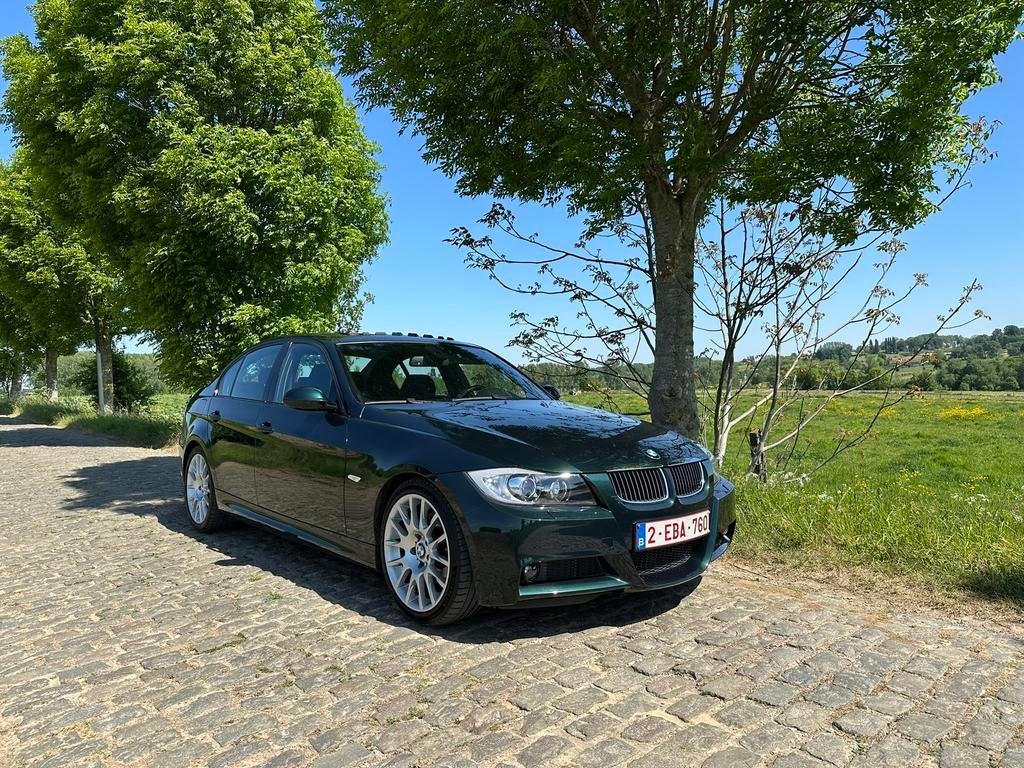 BMW 325i Individual Manueel Lage KM in Topstaat!, Auto's, 4 deurs, Achterwielaandrijving, Zwart, Alcantara