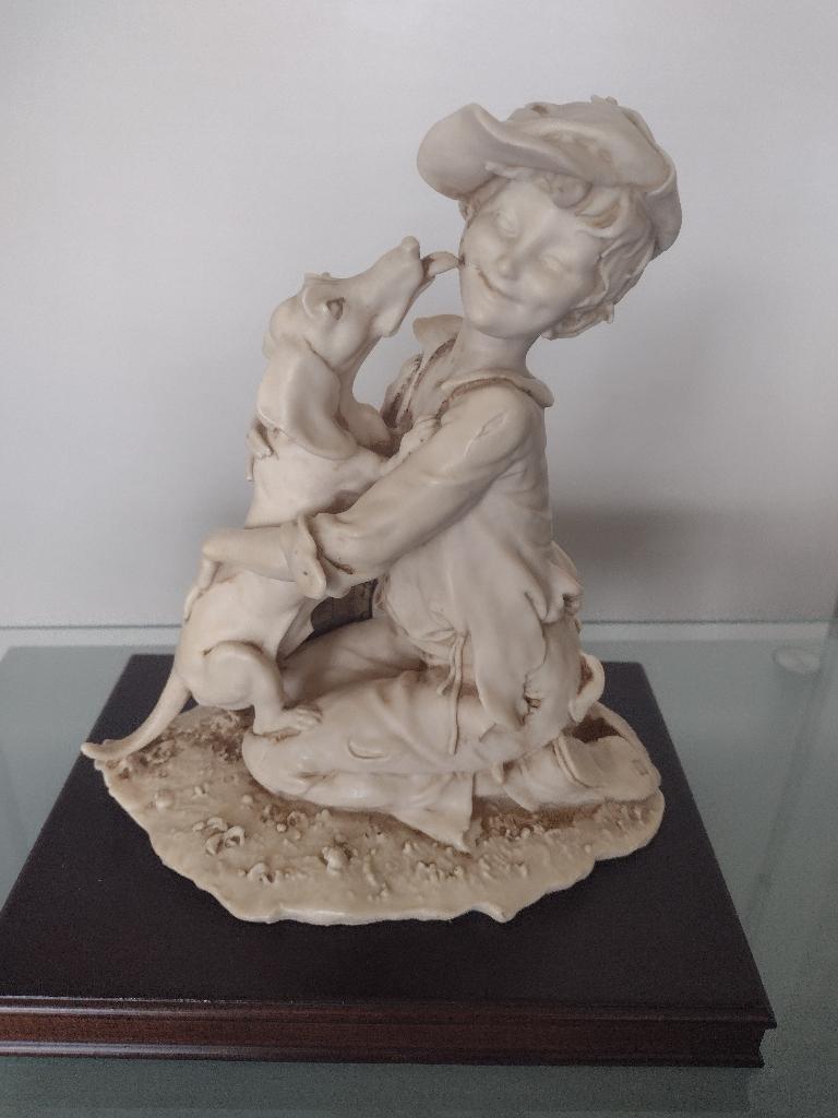Statue de Capodimonte garçon avec chien (certificat 337), Collections, Rétro, Enlèvement