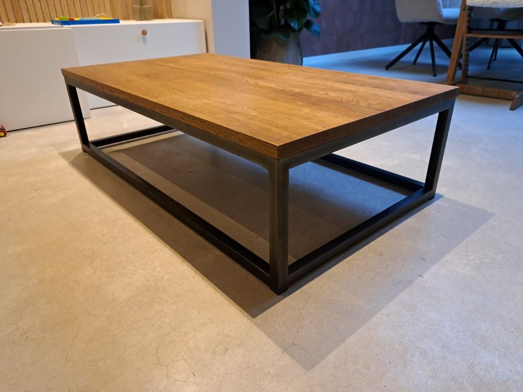 Salontafel met massief eiken blad en stalen onderstel, Huis en Inrichting, Tafels | Salontafels, Ophalen, 100 tot 150 cm, 50 tot 100 cm