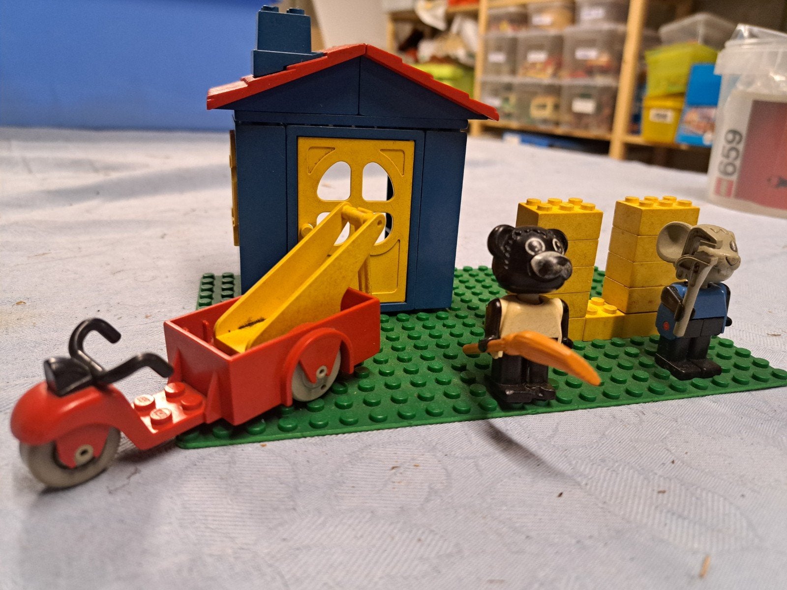 Fabuland tankstation, Ophalen