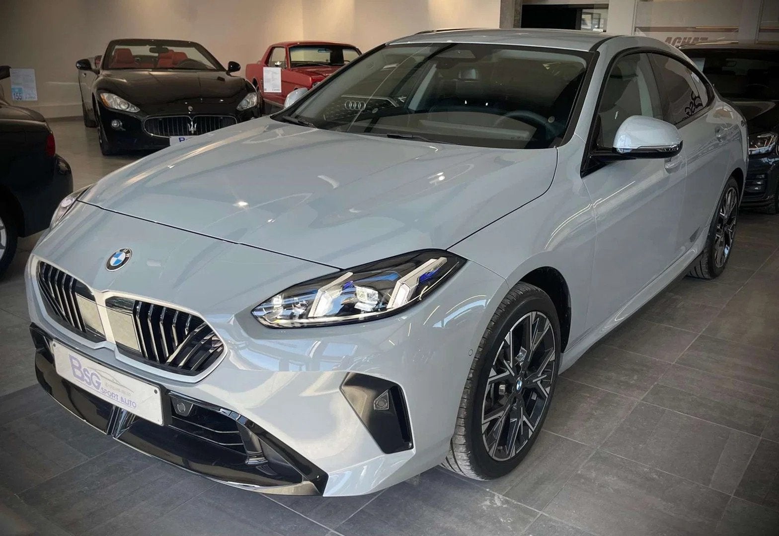 BMW 2 Serie 216 Gran Coupé 216iA*PACK M*CUIR*LED*CAMERA*EUR, Auto's, BMW, 122 pk, Gebruikt, Zwart, Bedrijf