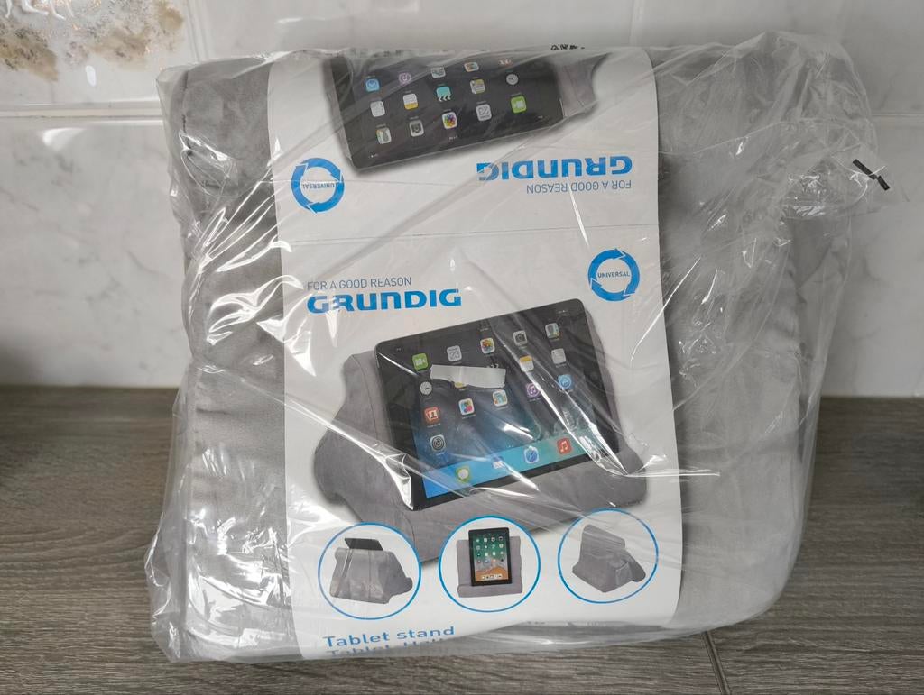 Tablet kussen / tablet standaard Grundig - nieuw, universeel, Computers en Software, Tablet-hoezen, Overige typen, Nieuw, Ophalen of Verzenden