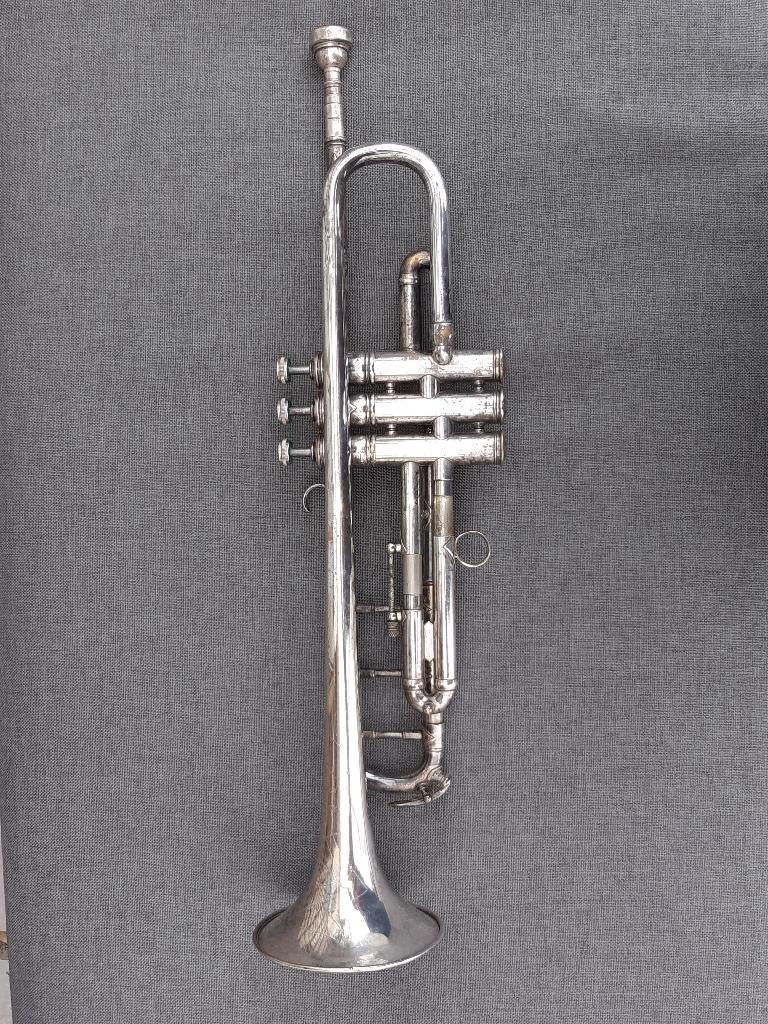 Trompette STRASSER de PARIS, Musique & Instruments, Instruments à vent | Trompettes, Utilisé, Enlèvement ou Envoi