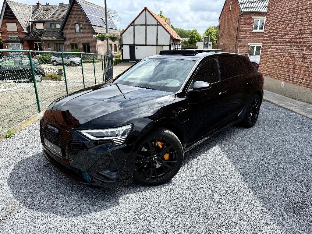 Audi e-tron 95 kWh 55 Quattro 3x S line Black | 360 | Pano!, Auto's, Audi, Automaat, https://public.car-pass.be/vhr/168de9fc-51e2-4ffa-aa2d-6398e5cdad12