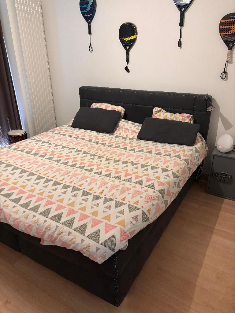 sommier + surmatelas 180x200, Gris, Tissu, Enlèvement, Utilisé