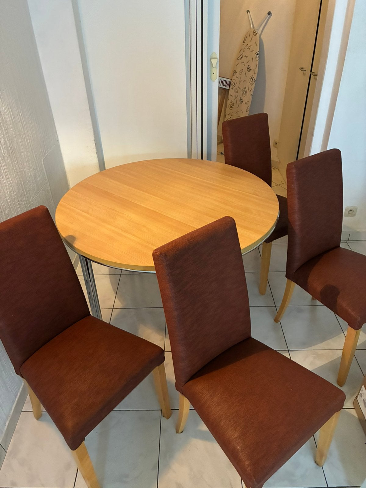 Table + 4 chaises, Enlèvement