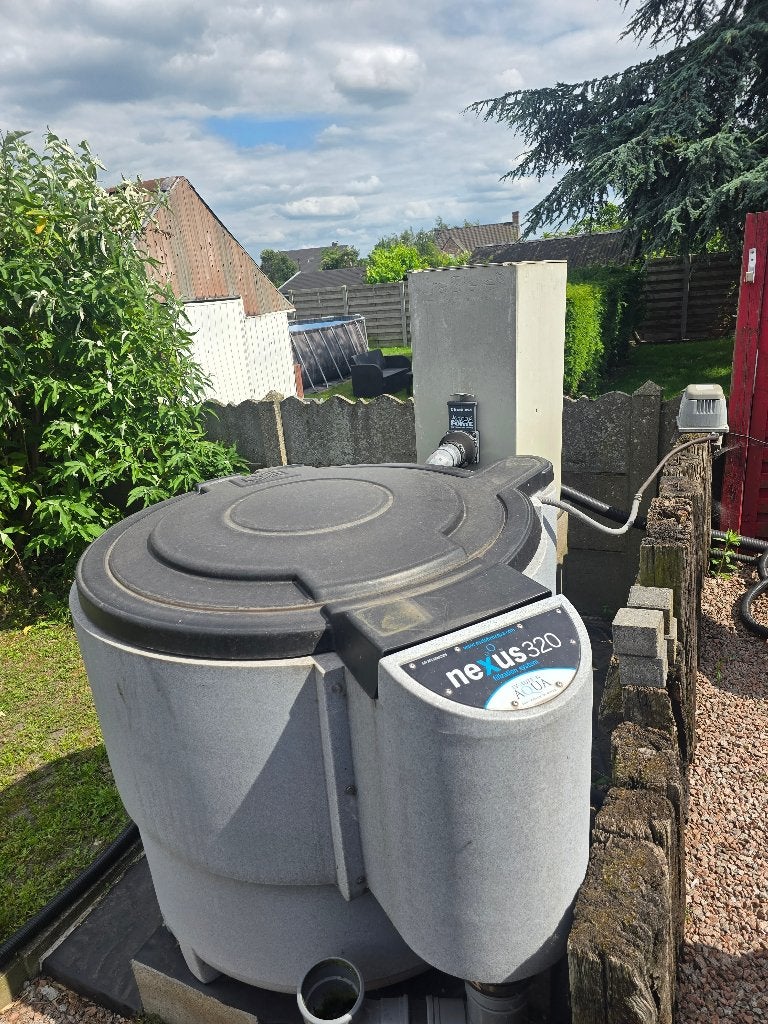 Nexus 320 et Ultrasieve III avec coque, Jardin & Terrasse, Accessoires pour étangs, Enlèvement, Utilisé, Filtre de bassin