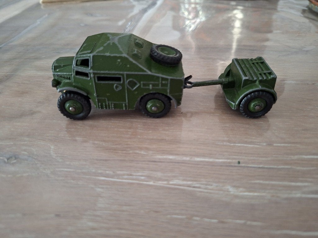 Vintage Dinky Toys Field Artillery Tractor +  Trailer, Enlèvement ou Envoi, Utilisé, Voiture, Dinky Toys
