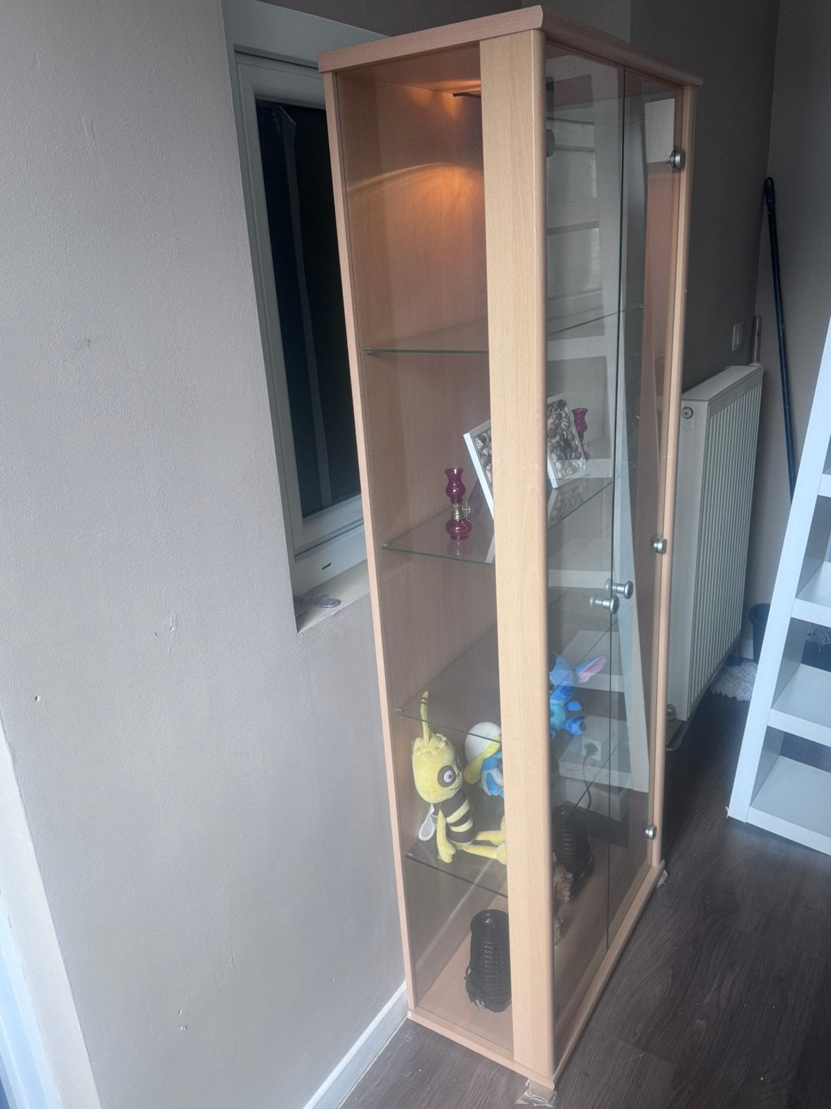 Moie vitrine kast met licht, Huis en Inrichting, Kasten | Vitrinekasten, Ophalen, Zo goed als nieuw