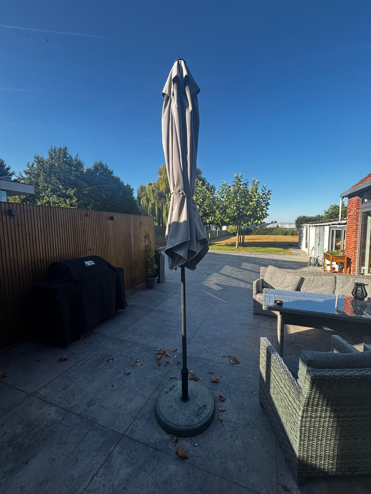 Parasol, Ophalen, Zo goed als nieuw