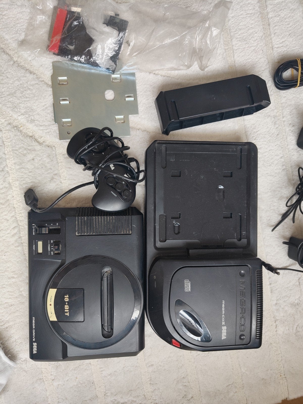 1 mega cd + mega drive 1 fonctionnelle, Consoles de jeu & Jeux vidéo, Consoles de jeu | Sega, Mega Drive, Enlèvement