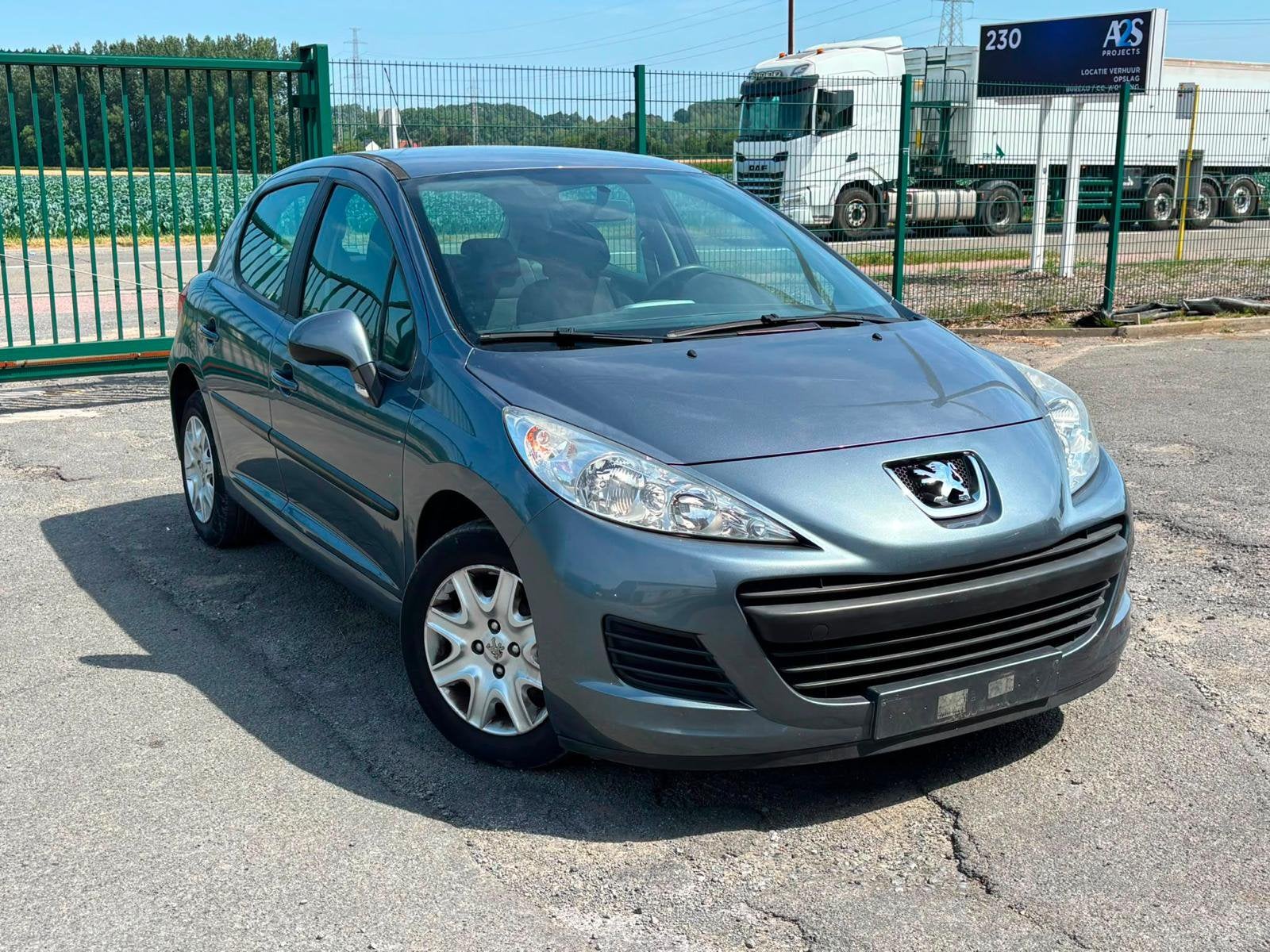 Peugeot 207 1.4 essence airco avec ct, Rétroviseurs électriques, Achat, 4 portes, Entreprise