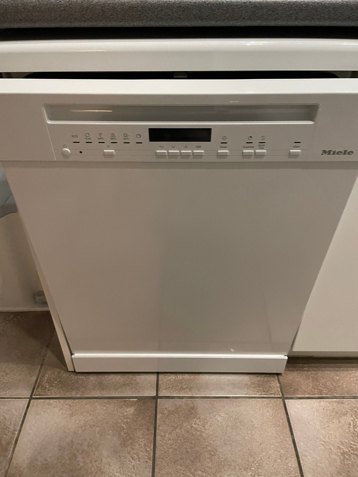 Miele vaatwasser G7110 SC, Ophalen, Energieklasse A of zuiniger, 60 cm of meer, Minder dan 10 liter