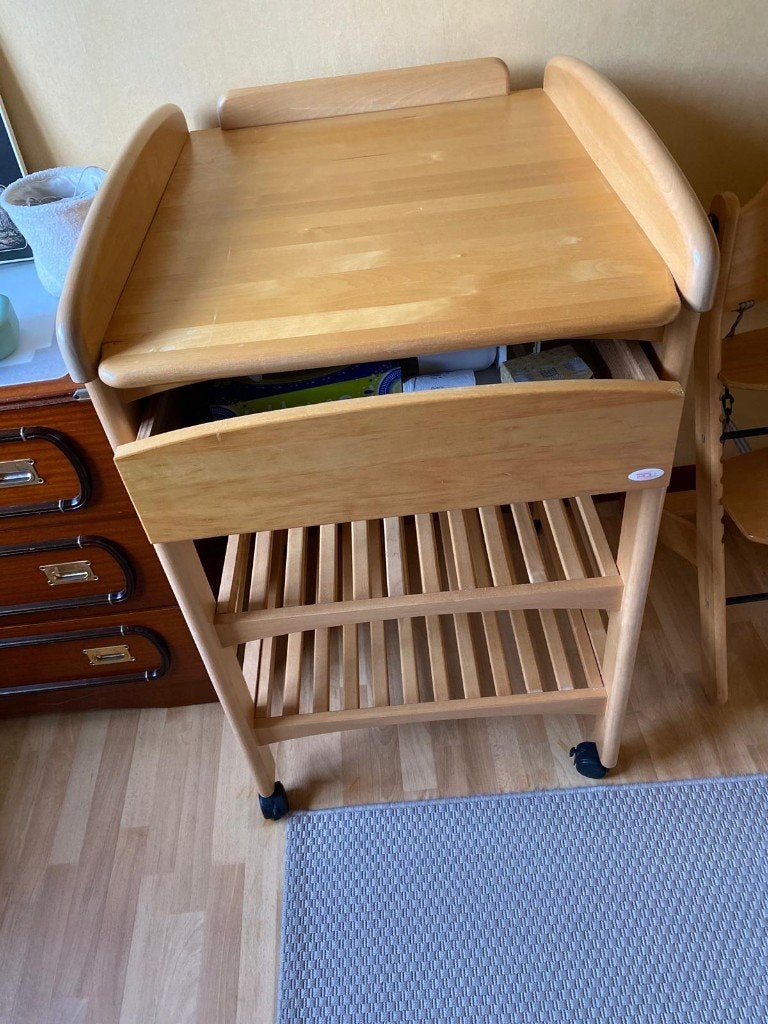 table à langer Troll en bois plein et avec tiroir, Enlèvement, Utilisé, Table
