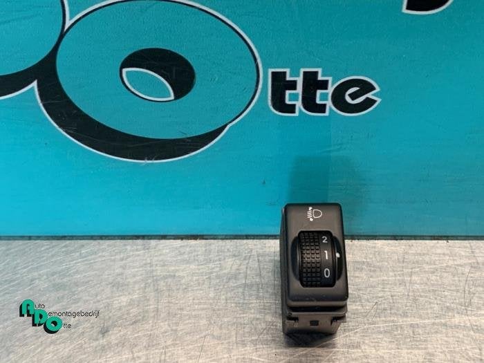 Commutateur phare hauteur réglable d'un Nissan Note (Note 0, -, 3 mois de garantie, Utilisé, -