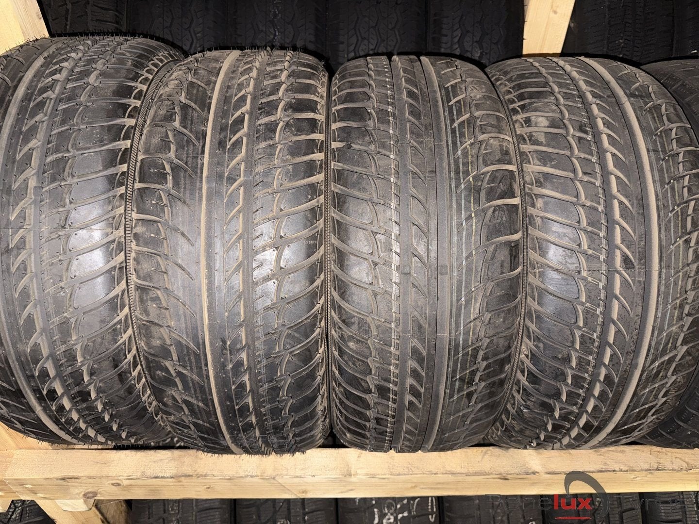nieuw 205/50R15 Direction 205/50 R15 205/50/15 2055015, Autos : Pièces & Accessoires, Pneus & Jantes, Neuf, 15 pouces, Véhicule de tourisme
