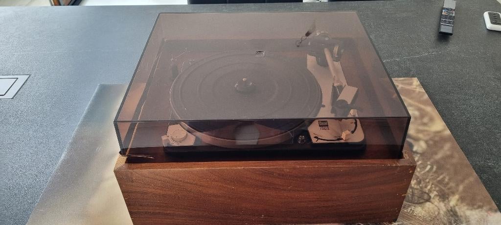 Tourne-disque DUAL 1009 + cache-poussière et axe à empiler, Enlèvement ou Envoi, Utilisé, Tourne-disque, Dual