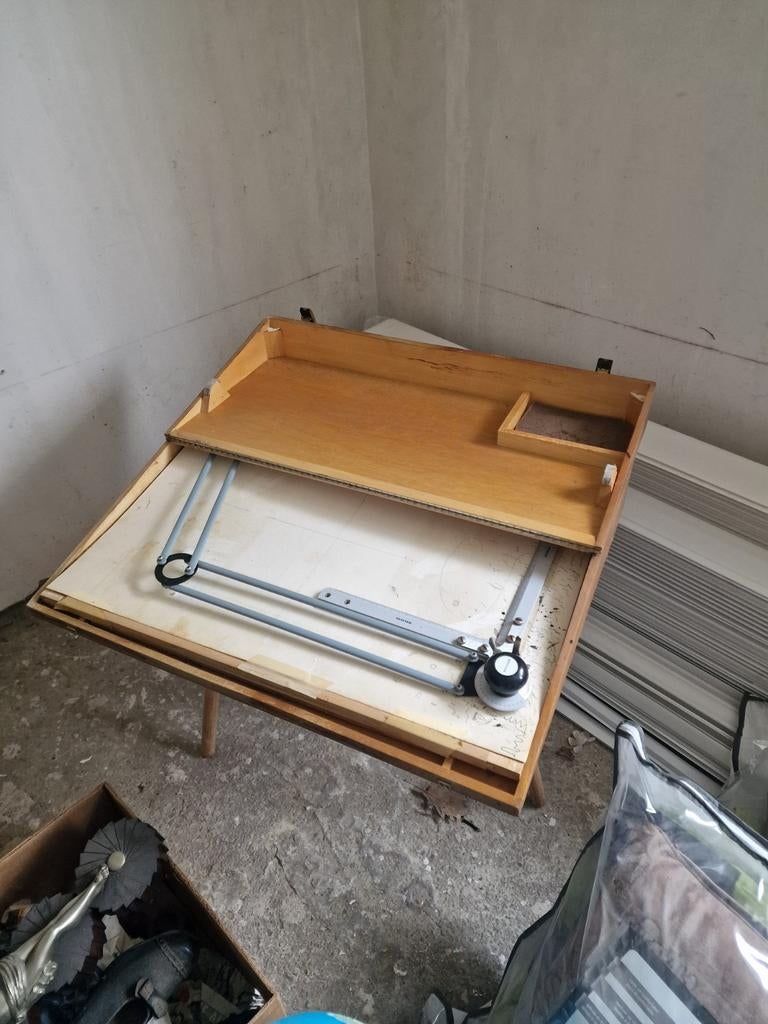 Table a dessin portable ancienne, Enlèvement