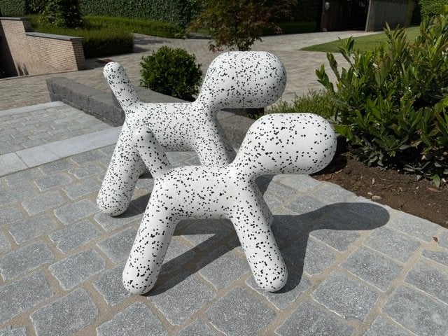 set van twee puppy magis Eero Aarnio dalmatian, Tuin en Terras, Tuinbeelden, Ophalen, Zo goed als nieuw, Kunststof, Dierenbeeld