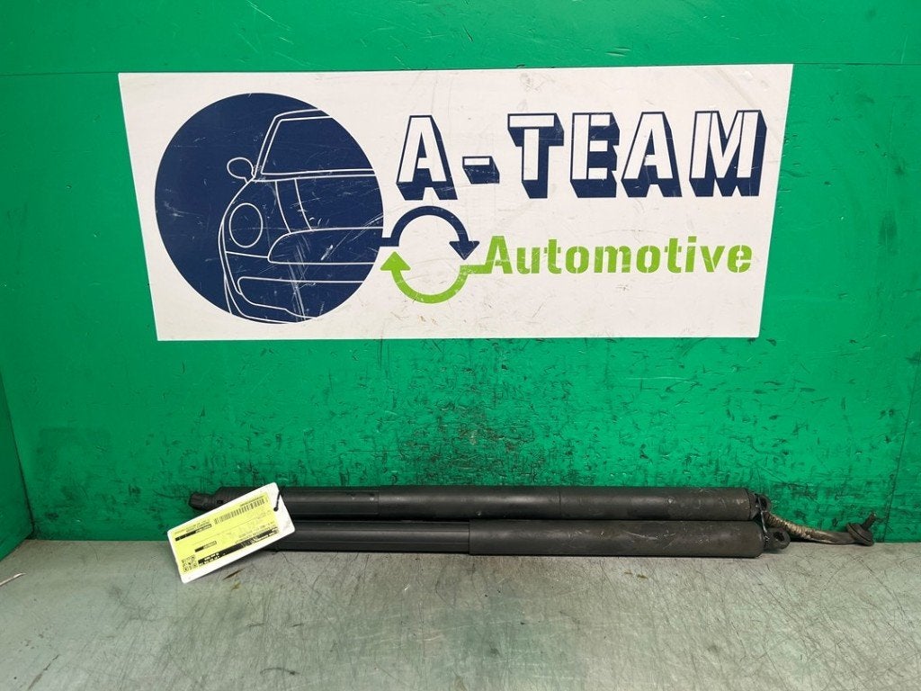 GASDRUKVEERSET ACHTER Volkswagen T-Roc I (|2GA827851F|), Gebruikt, Volkswagen, Volkswagen AG, Kundenbetreuung@volkswagen.de