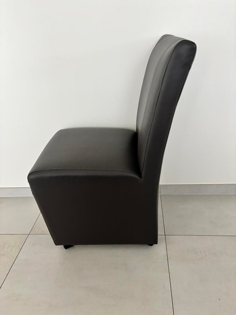 Tafel met stoelen met wielen, Ophalen, Gebruikt, Bruin, Vijf, Zes of meer stoelen