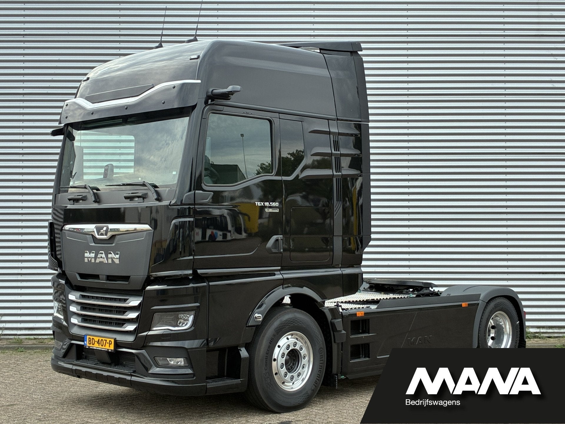 MAN TGX 18.560 4x2 LL SA D30 POWERLION / OPTIEVIEW / 2x TANK, Autos, Achat, Euro 6, 2 places, Noir