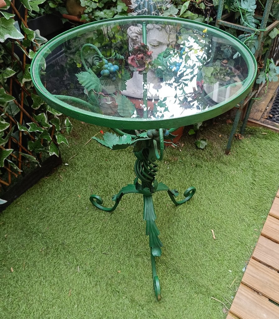 Smeedijzeren antiek tafeltje te koop., Ophalen