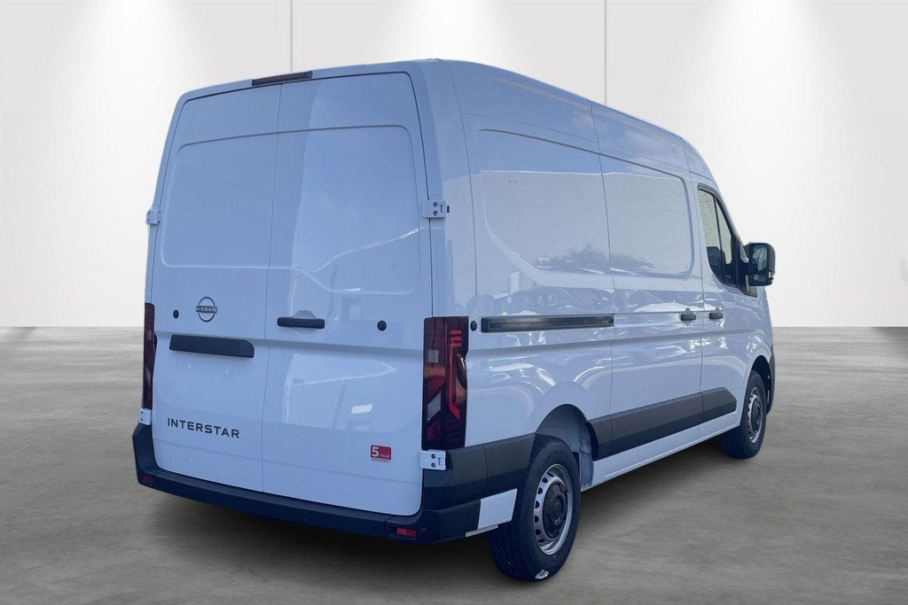 Nissan Interstar L2H2 3.5T 2,0 dCi 130 N-Connecta NIEUW! 5 j, Voorwielaandrijving, 4 deurs, Stof, 4 cilinders